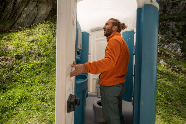 Best Portable bathroom rental  in University, FL