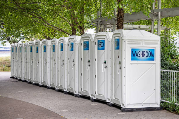 Best Portable bathroom rental  in University, FL
